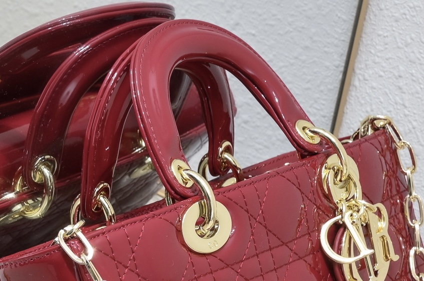 Small Lady D-Joy bag Red patent leather CD0541 XB091 22cm - ELEGANCE-SECRETE
