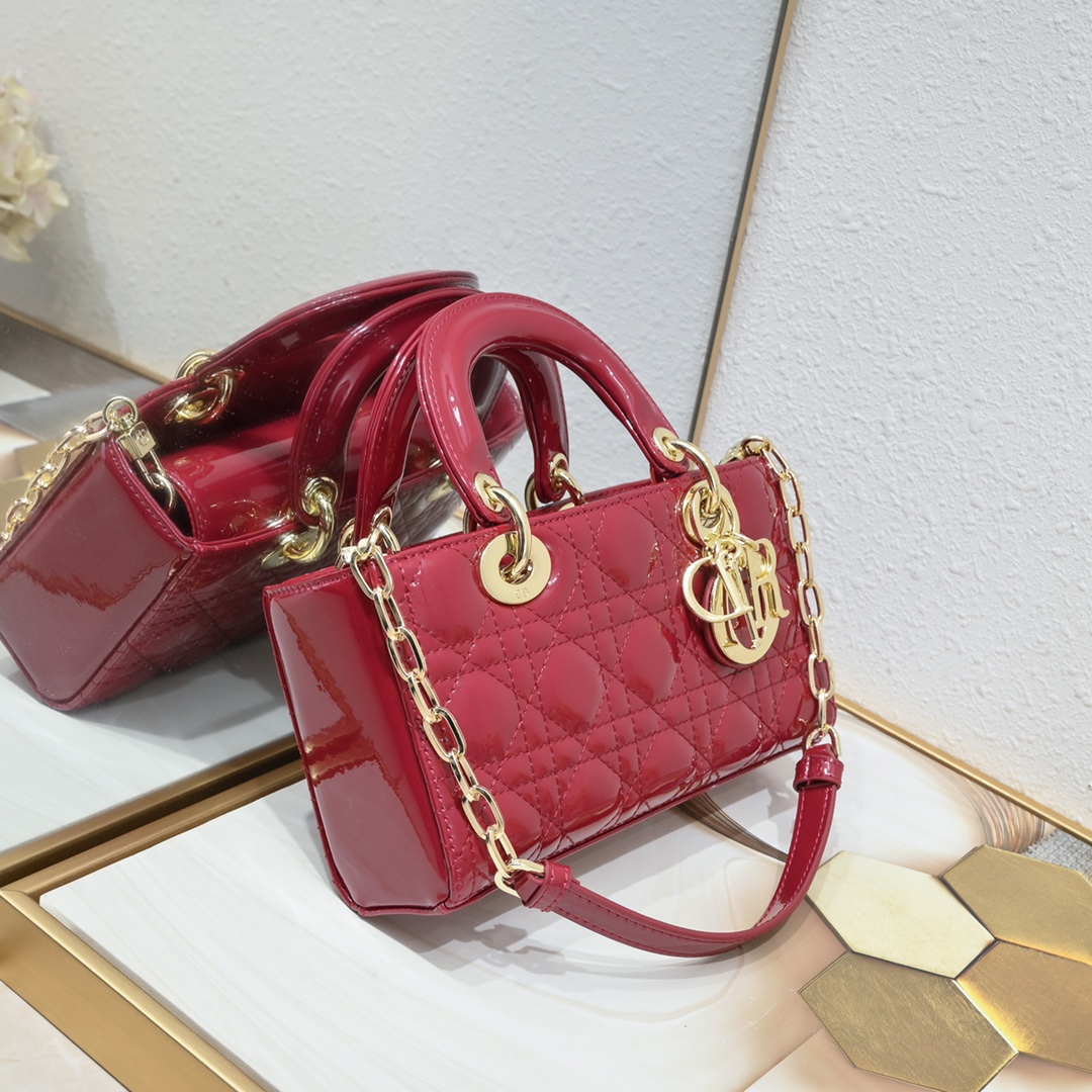 Small Lady D-Joy bag Red patent leather CD0541 XB091 22cm - ELEGANCE-SECRETE