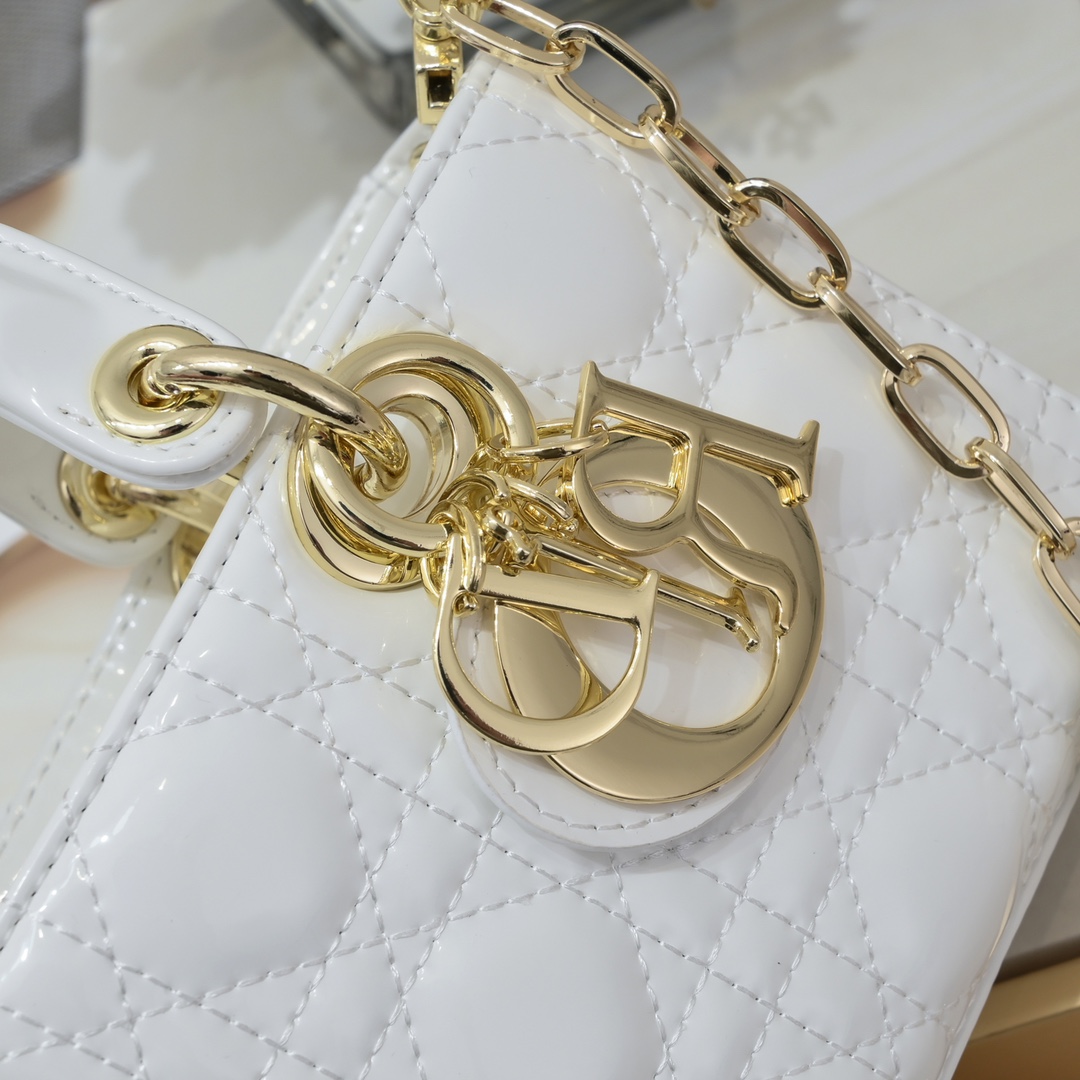 Small Lady D-Joy bag White patent leather CD0541 XB091 22cm - ELEGANCE-SECRETE