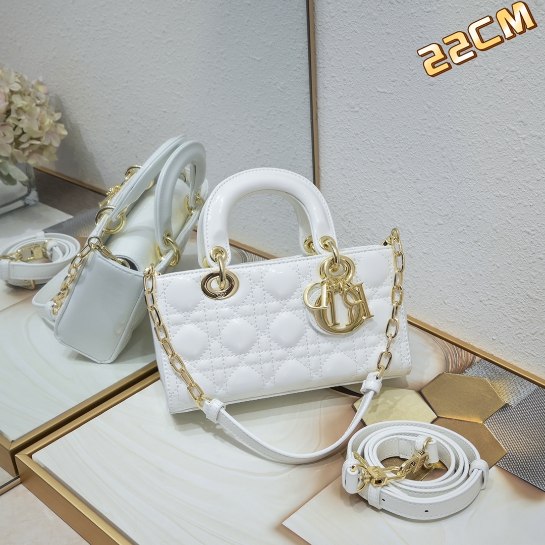 Small Lady D-Joy bag White patent leather CD0541 XB091 22cm - ELEGANCE-SECRETE
