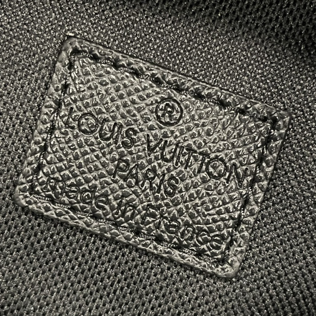 LV Discovery Backpack  M46553 29.0 x 38.0 x 20.0cm - ELEGANCE-SECRETE